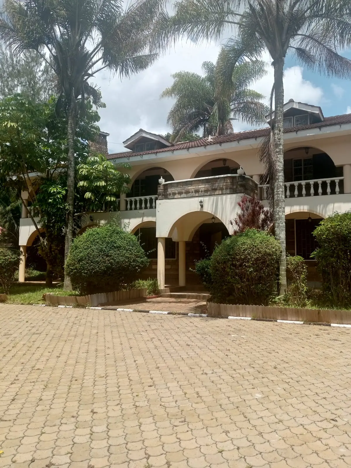 6 bedroom house for rent in Karen